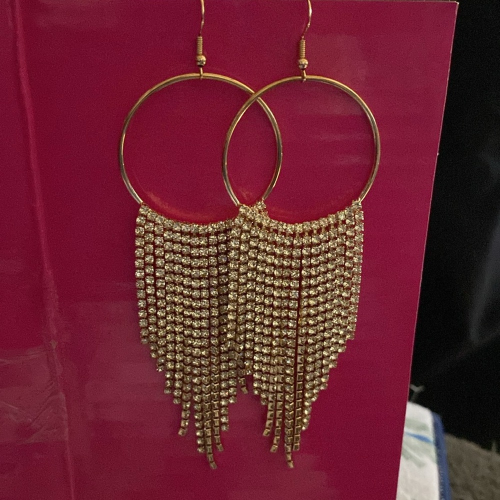 Jewelry - Picture 3 of 4